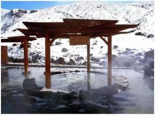 粤北龙华山温矿泉度假村：丰富的温泉资源与独特的风水景观