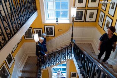 唐宁街10号：英国首相官邸的神秘面纱