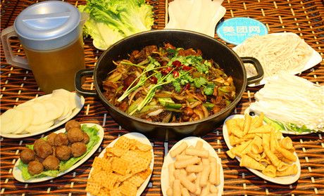 烧鸡公火锅：营养美味，健康享受