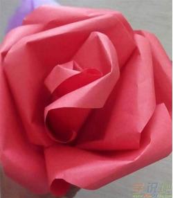 玫瑰折法图解：手把手教你如何用纸折出美丽的玫瑰花