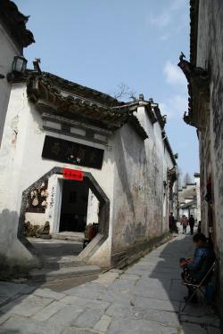 安徽黄山宏村与西递村：古村落的魅力之旅