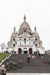 巴黎之旅：探索蒙马特高地上的白色地标-圣心大教堂