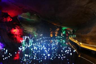 天谷·天然地下画廊：探访山东沂蒙生态第一乡的溶洞奇观