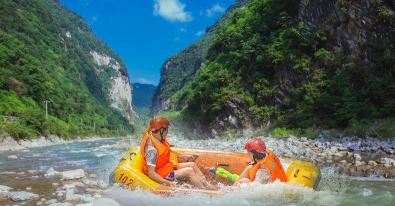 甲门峡漂流：粤西第一漂的魅力之旅，尽享清凉刺激