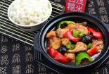 黄焖鸡饭：家常美味背后的精致工艺