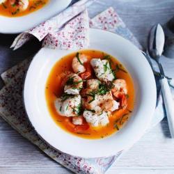 马赛鱼汤：法国南部的味觉盛宴与历史传承