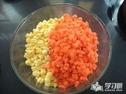 胡萝卜饺子馅的做法：鲜嫩多汁，营养美味