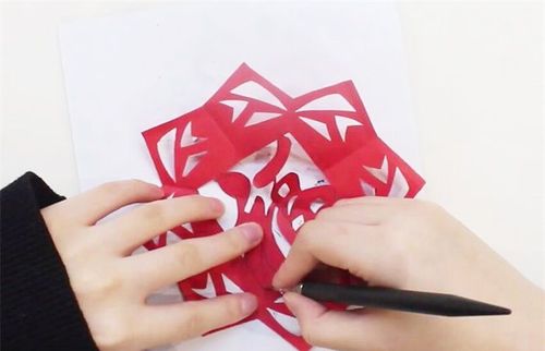 春节剪纸教程图解：轻松制作立体福字