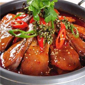 干锅辣鸭头的做法：香辣可口，味美无穷！