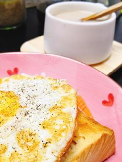 烤面包片：简单又美味的早餐制作方法
