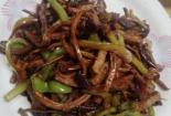 茶树菇炒肉：家常美味，烹饪之旅