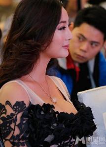 谁是电影一路向西的女主角？ - 王李丹妮的惊艳表现与才华