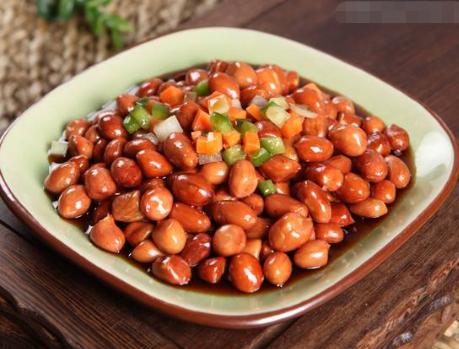 老醋花生仁制作大揭秘：口感酸甜酥脆的秘诀在这里！