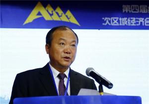 阿尔泰山：跨越四国的金色山脉