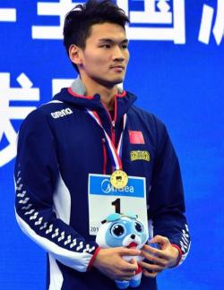 徐嘉余：中国游泳新星，奥运银牌得主