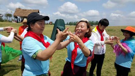 小学同学聚会：重温童年时光，共叙深厚情谊