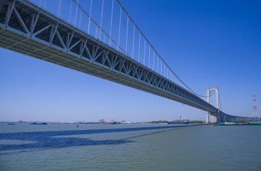 双碑大桥：全国领先宽桥面斜拉桥，创新设计与卓越规模的完美结合