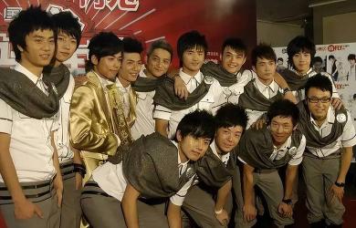 王烁鑫：从“快乐男声”到演艺圈的全能艺人
