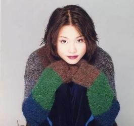 《泡沫美人鱼》歌词赏析：探寻爱情与勇气的美妙旋律