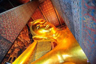 曼谷卧佛寺：历史的积淀，庄严与宁静的象征