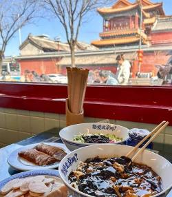 烟袋斜街：北京的历史风情与特色美食
