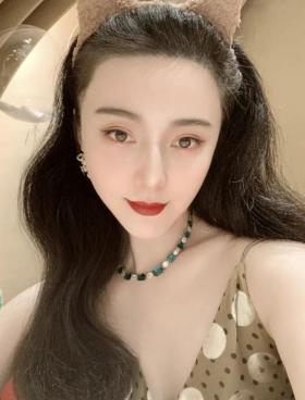 金柳真：多才多艺的演艺圈璀璨明星
