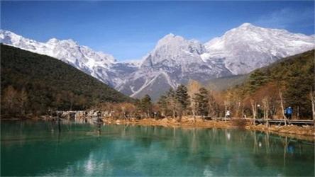 玉龙雪山门票：探索纳西神山的自然之美