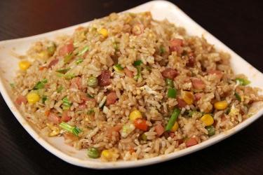 扬州炒饭：一道精致美味的扬州经典美食