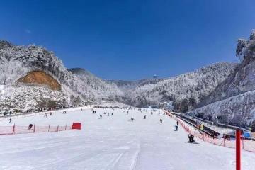 大明山万松岭滑雪场：华东最大的室外滑雪胜地，尽享刺激滑雪体验