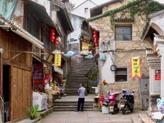 探访宁波石浦古城：历史的渔港画卷，古色古香的建筑与美食