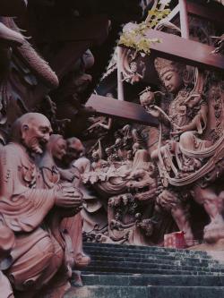 圣水寺：历史的瑰宝，佛教文化的繁荣之地